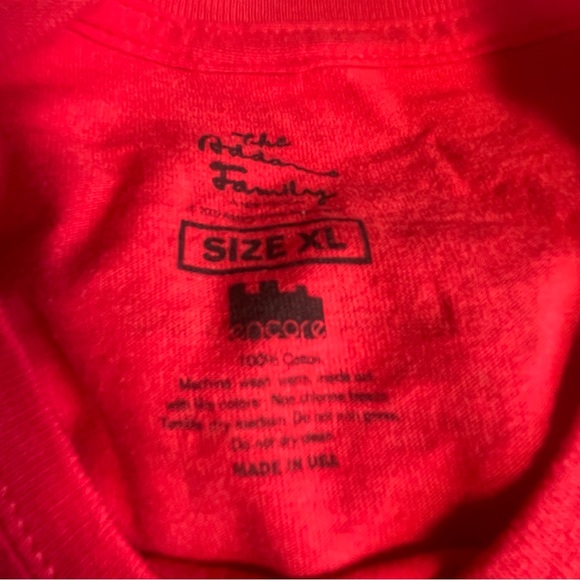 RARE! BNWOT ADDAMS FAMILY MUSICAL WEDNESDAY ADAMS TSHIRT WOMENS XL MADE SMALL. - Picture 6 of 6